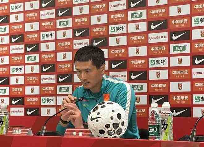 带队28年首夺亚运奖牌,发布会上他三句话让全网闭嘴:安东尼奥,足协该留还是放?